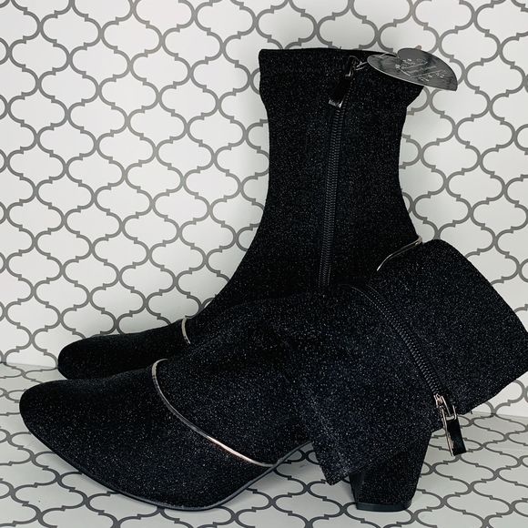 ROOM OF FASHION Metallic Mesh Booties - Picture 2 of 6